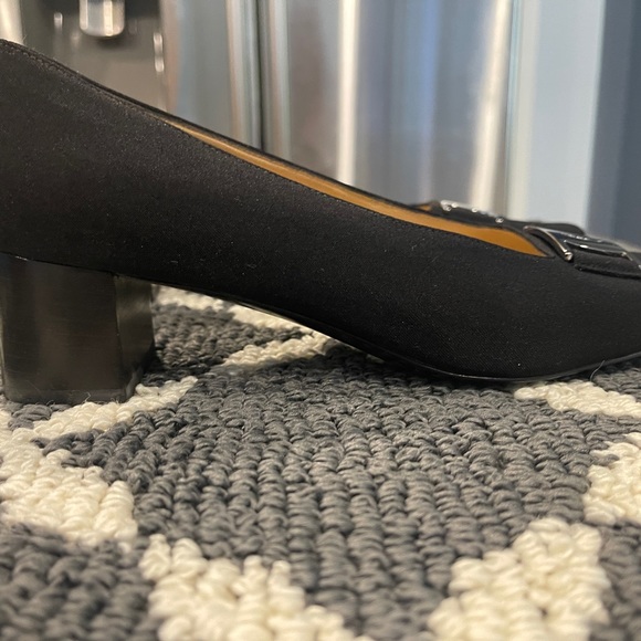 Vintage Salvatore Ferragamo Black Canvas Pumps Size 8 - Picture 6 of 11